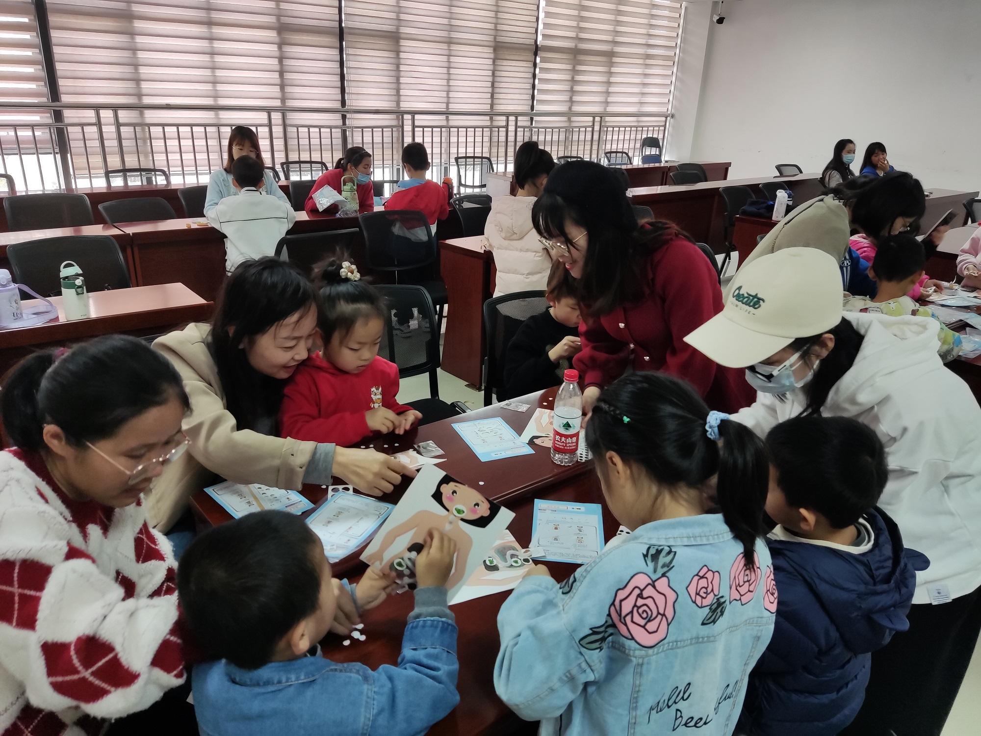2023年4月2日 宁德市图书馆在市图书馆三楼培训教室 开展“与探索同行”科学实验系列活动 拍摄者：叶翁廷（图4）.jpg